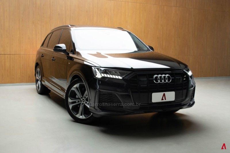 Q7 3.0 TFSI PERFORMANCE BLACK QUATTRO HÍBRIDO 4P AUTOMÁTICO - 2023 - GARIBALDI