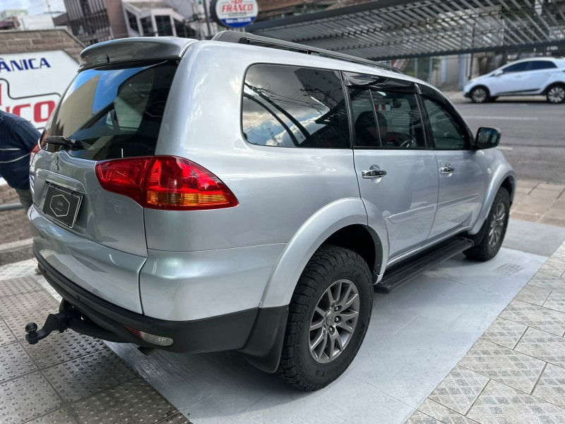 PAJERO DAKAR 3.2 HPE 4X4 7 LUGARES 16V TURBO INTERCOOLER DIESEL 4P AUTOMÁTICO - 2011 - CAXIAS DO SUL