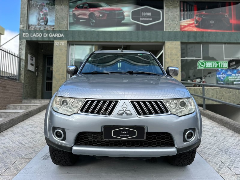 PAJERO DAKAR 3.2 HPE 4X4 7 LUGARES 16V TURBO INTERCOOLER DIESEL 4P AUTOMÁTICO - 2011 - CAXIAS DO SUL