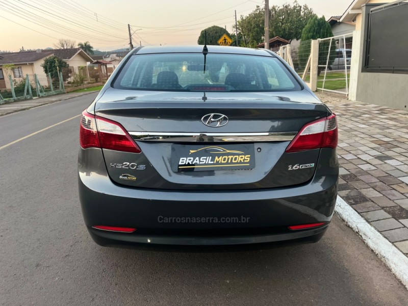 HB20S 1.6 COMFORT STYLE 16V FLEX 4P MANUAL - 2014 - ESTâNCIA VELHA