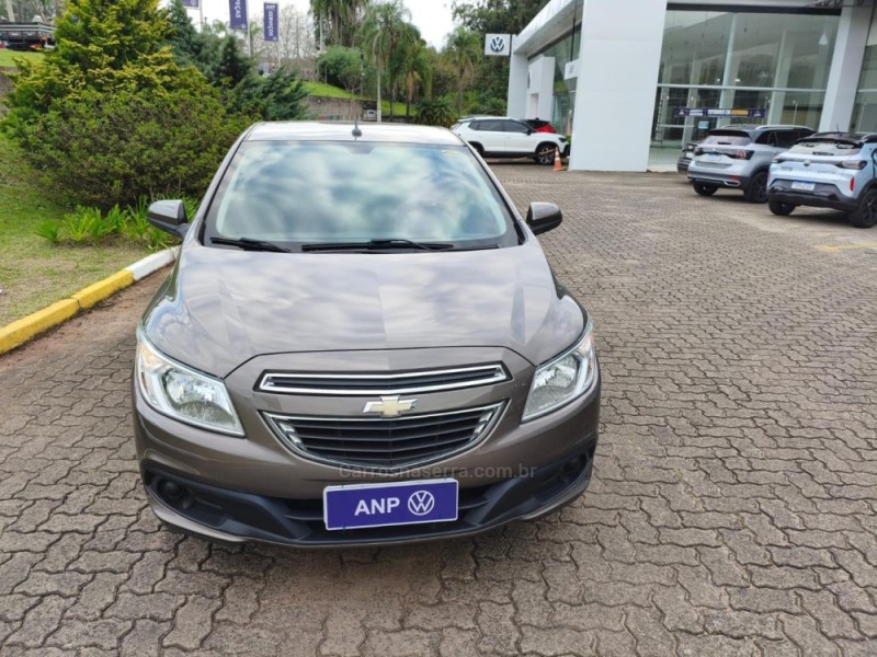 PRISMA 1.0 MPFI LT 8V FLEX 4P MANUAL - 2013 - NOVA PETRóPOLIS