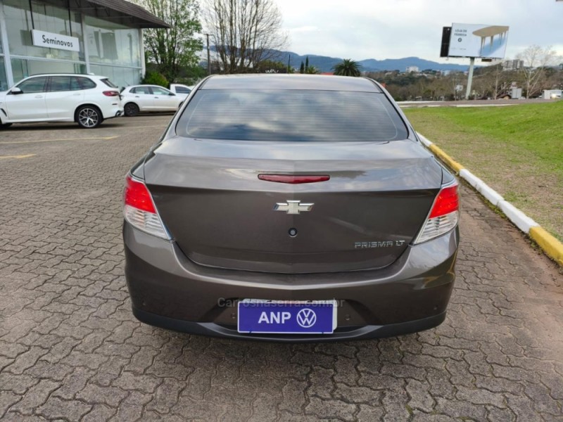 PRISMA 1.0 MPFI LT 8V FLEX 4P MANUAL - 2013 - NOVA PETRóPOLIS