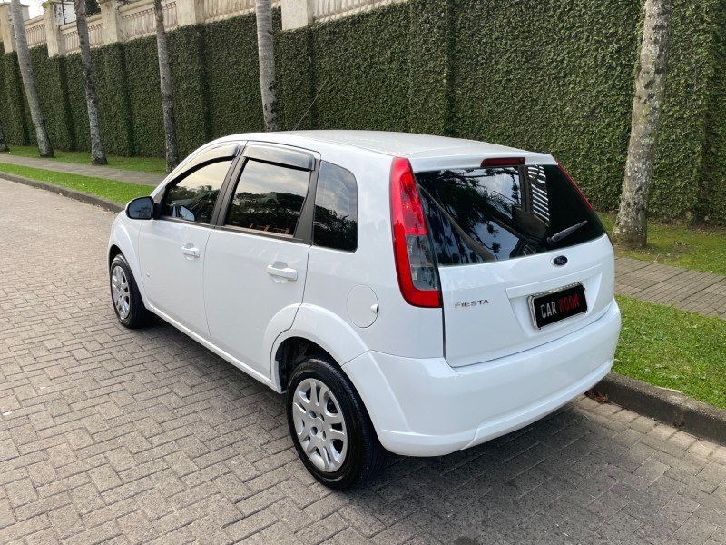 FIESTA 1.0 MPI CLASS 8V FLEX 4P MANUAL - 2014 - CAXIAS DO SUL