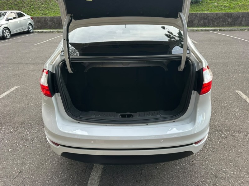 FIESTA 1.6 SE SEDAN 16V FLEX 4P MANUAL - 2015 - CAXIAS DO SUL