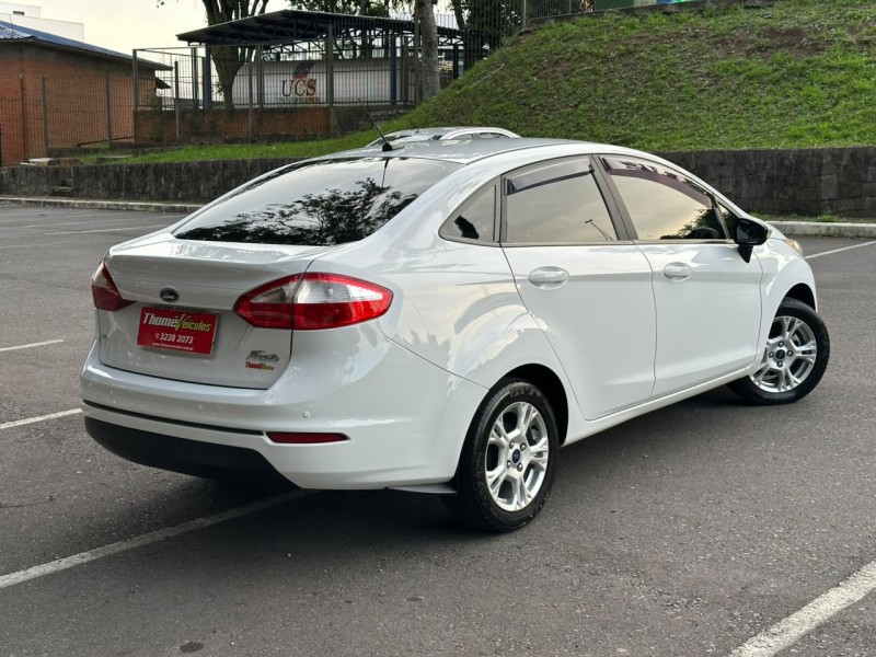 FIESTA 1.6 SE SEDAN 16V FLEX 4P MANUAL - 2015 - CAXIAS DO SUL