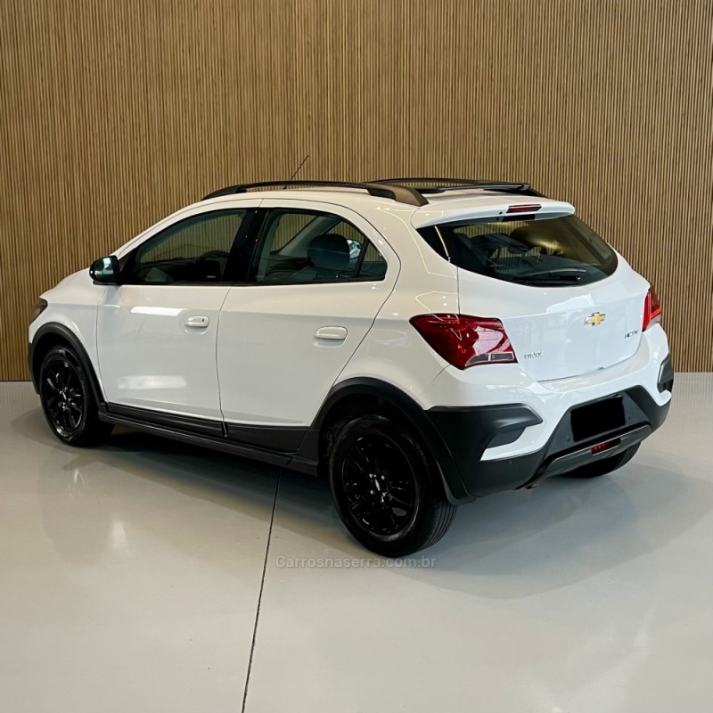 ONIX 1.4 MPFI ACTIV 8V FLEX 4P MANUAL - 2019 - BENTO GONçALVES