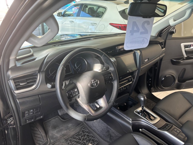 HILUX SW4 2.8 4X4 SRX PLATINUM TURBO DIESEL 4P AUTOMÁTICO - 2024 - BENTO GONçALVES