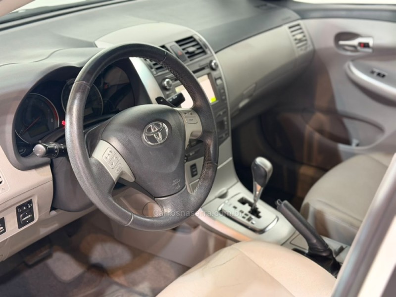 COROLLA 2.0 XEI 16V FLEX 4P AUTOMÁTICO - 2014 - ESTâNCIA VELHA