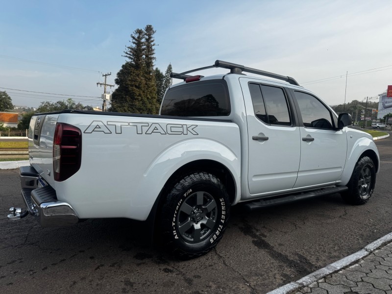 FRONTIER 2.5 SV ATTACK 4X4 CD TURBO ELETRONIC DIESEL 4P MANUAL - 2015 - DOIS IRMãOS