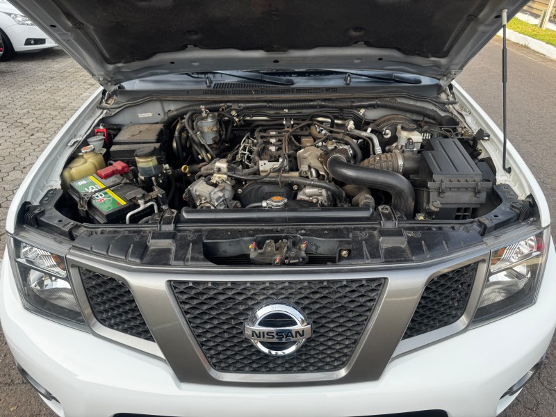 FRONTIER 2.5 SV ATTACK 4X4 CD TURBO ELETRONIC DIESEL 4P MANUAL - 2015 - DOIS IRMãOS