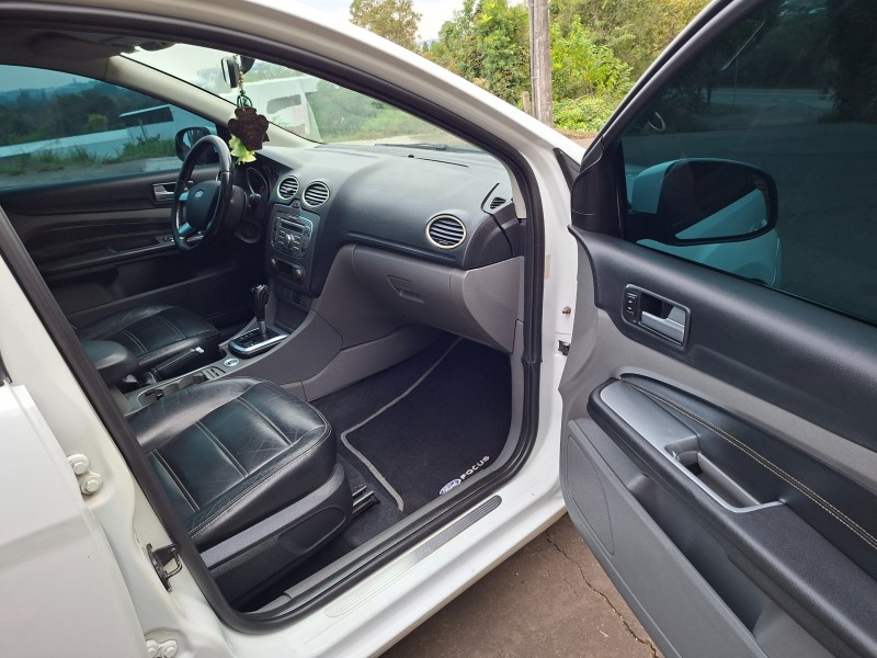 FOCUS 2.0 GHIA 16V GASOLINA 4P AUTOMÁTICO - 2011 - ARROIO DO MEIO