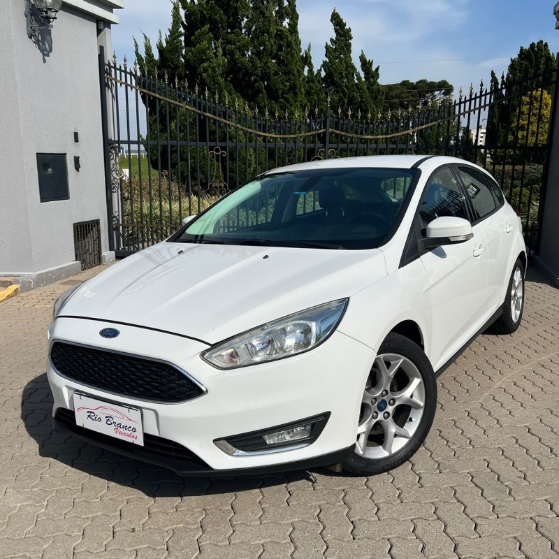 focus 2.0 se hatch 16v flex 4p auto 2017 caxias do sul