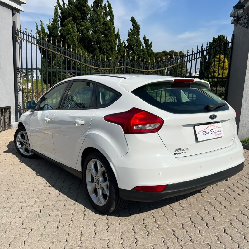 FOCUS 2.0 SE HATCH 16V FLEX 4P AUTO - 2017 - CAXIAS DO SUL