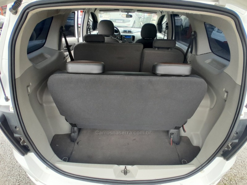 SPIN 1.8 LT 8V FLEX 4P MANUAL - 2015 - VERANóPOLIS
