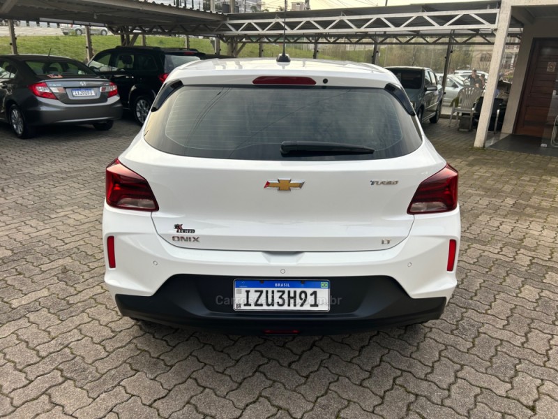 ONIX 1.0 LT 12V TURBO FLEX 4P AUTOMÁTICO - 2020 - BENTO GONçALVES