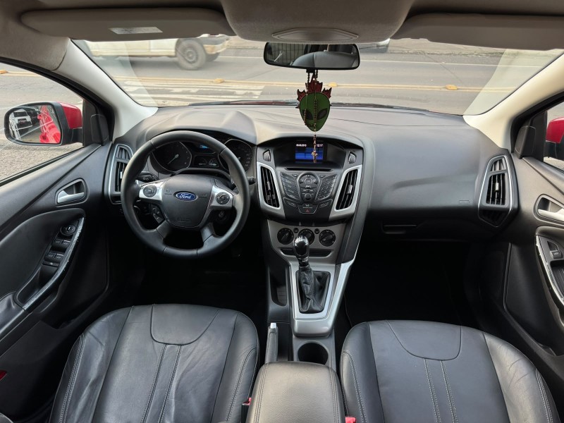 FOCUS 1.6 SE 16V FLEX 4P MANUAL - 2014 - VACARIA