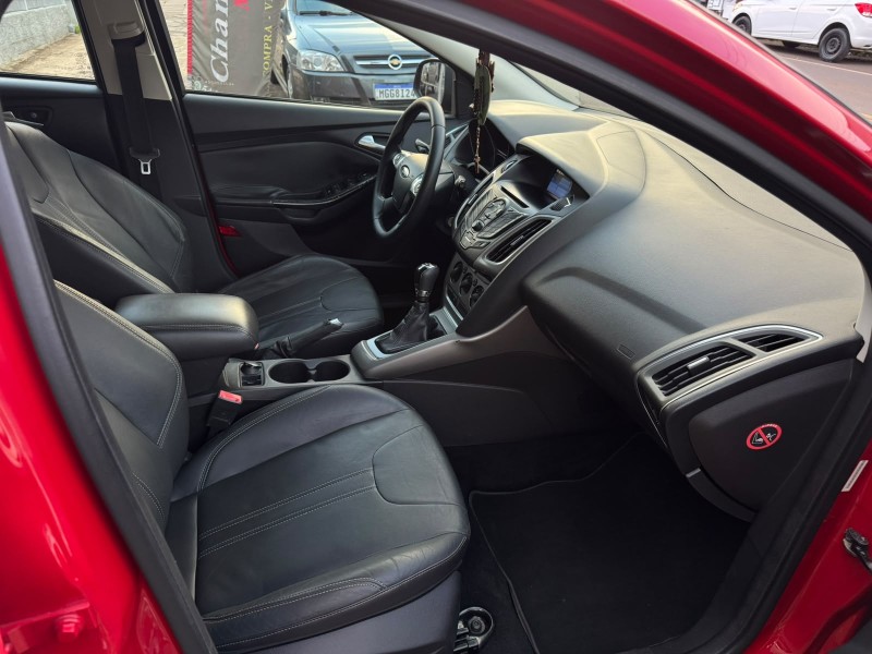 FOCUS 1.6 SE 16V FLEX 4P MANUAL - 2014 - VACARIA