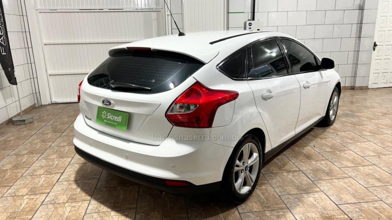 FOCUS 1.6 SE 16V FLEX 4P MANUAL - 2015 - BENTO GONçALVES