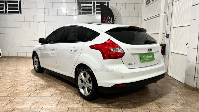 FOCUS 1.6 SE 16V FLEX 4P MANUAL - 2015 - BENTO GONçALVES