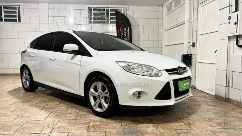 FOCUS 1.6 SE 16V FLEX 4P MANUAL - 2015 - BENTO GONçALVES