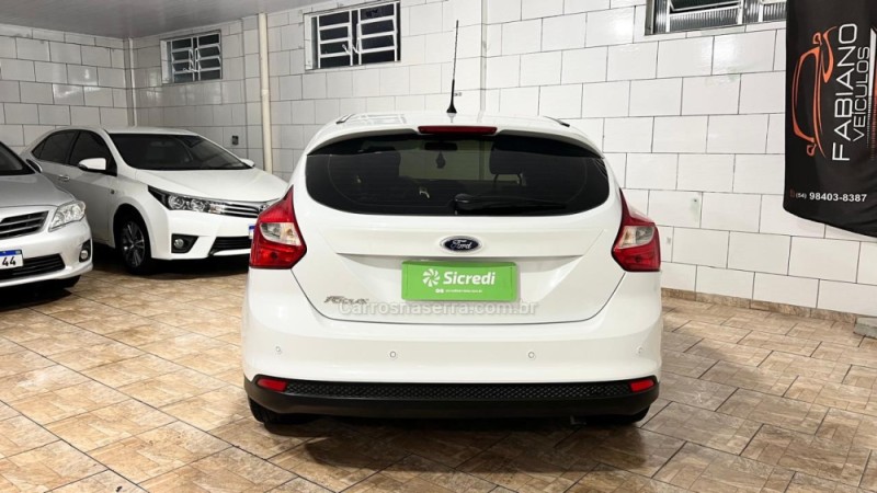 FOCUS 1.6 SE 16V FLEX 4P MANUAL - 2015 - BENTO GONçALVES