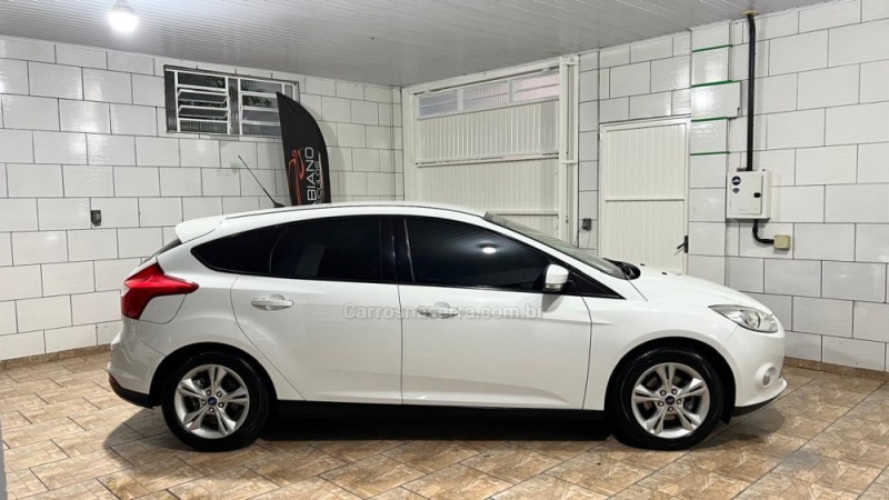 FOCUS 1.6 SE 16V FLEX 4P MANUAL - 2015 - BENTO GONçALVES