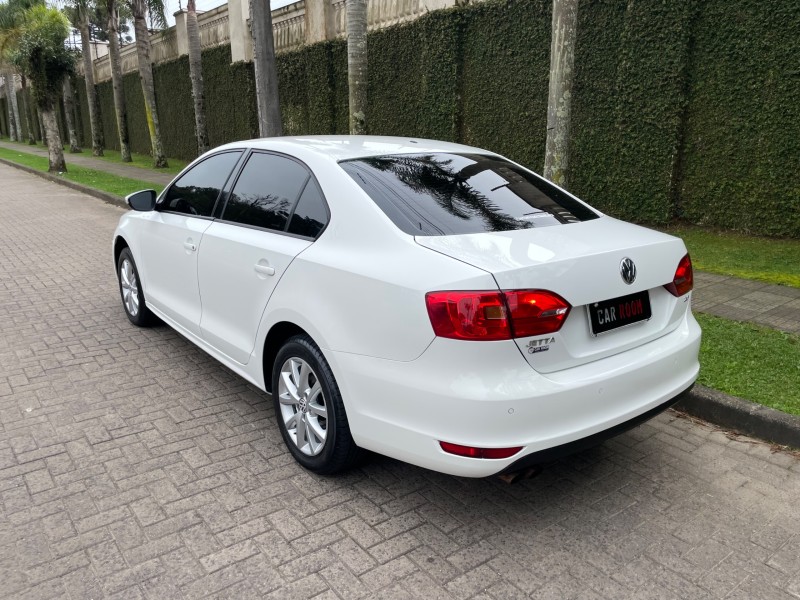 JETTA 2.0 COMFORTLINE FLEX 4P TIPTRONIC - 2013 - CAXIAS DO SUL
