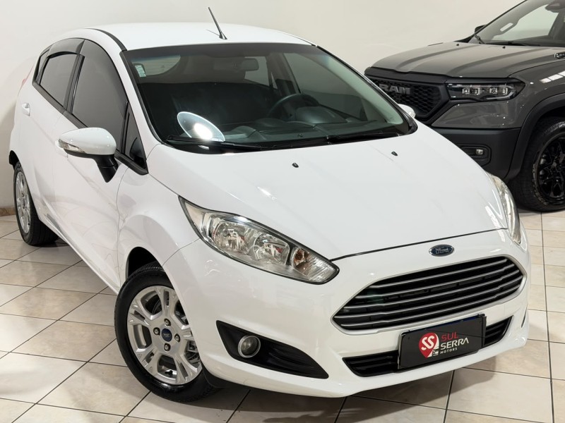 fiesta 1.6 se hatch 16v flex 4p automatico 2015 caxias do sul