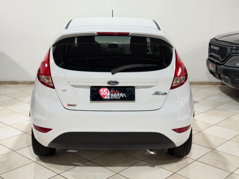 FIESTA 1.6 SE HATCH 16V FLEX 4P AUTOMÁTICO - 2015 - CAXIAS DO SUL