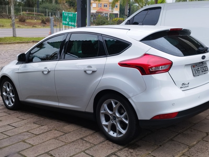 FOCUS 2.0 SE HATCH 16V FLEX 4P AUTO - 2018 - VERANóPOLIS
