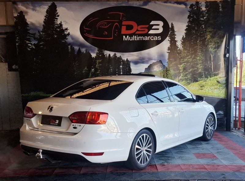 JETTA 2.0 TSI HIGHLINE 200CV GASOLINA 4P TIPTRONIC - 2011 - CAXIAS DO SUL