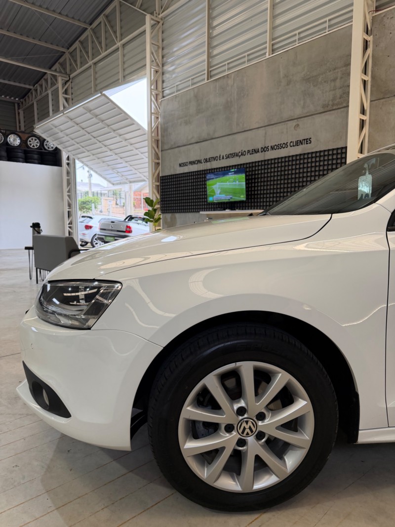JETTA 2.0 COMFORTLINE FLEX 4P TIPTRONIC - 2013 - GARIBALDI
