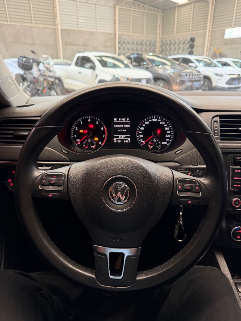 JETTA 2.0 COMFORTLINE FLEX 4P TIPTRONIC - 2013 - GARIBALDI
