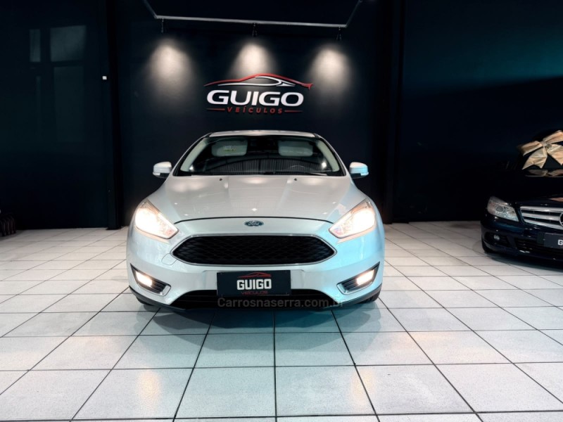 FOCUS 2.0 SE PLUS SEDAN 16V FLEX 4P AUTOMÁTICO - 2017 - NOVO HAMBURGO