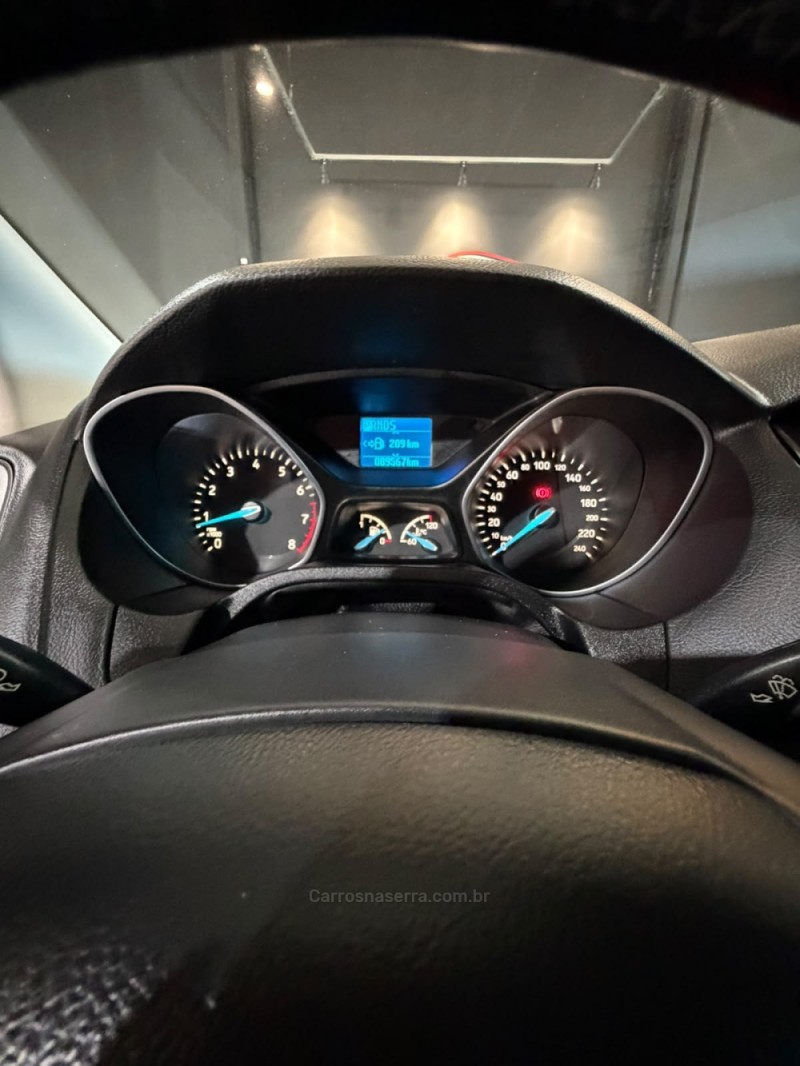 FOCUS 2.0 SE PLUS SEDAN 16V FLEX 4P AUTOMÁTICO - 2017 - NOVO HAMBURGO