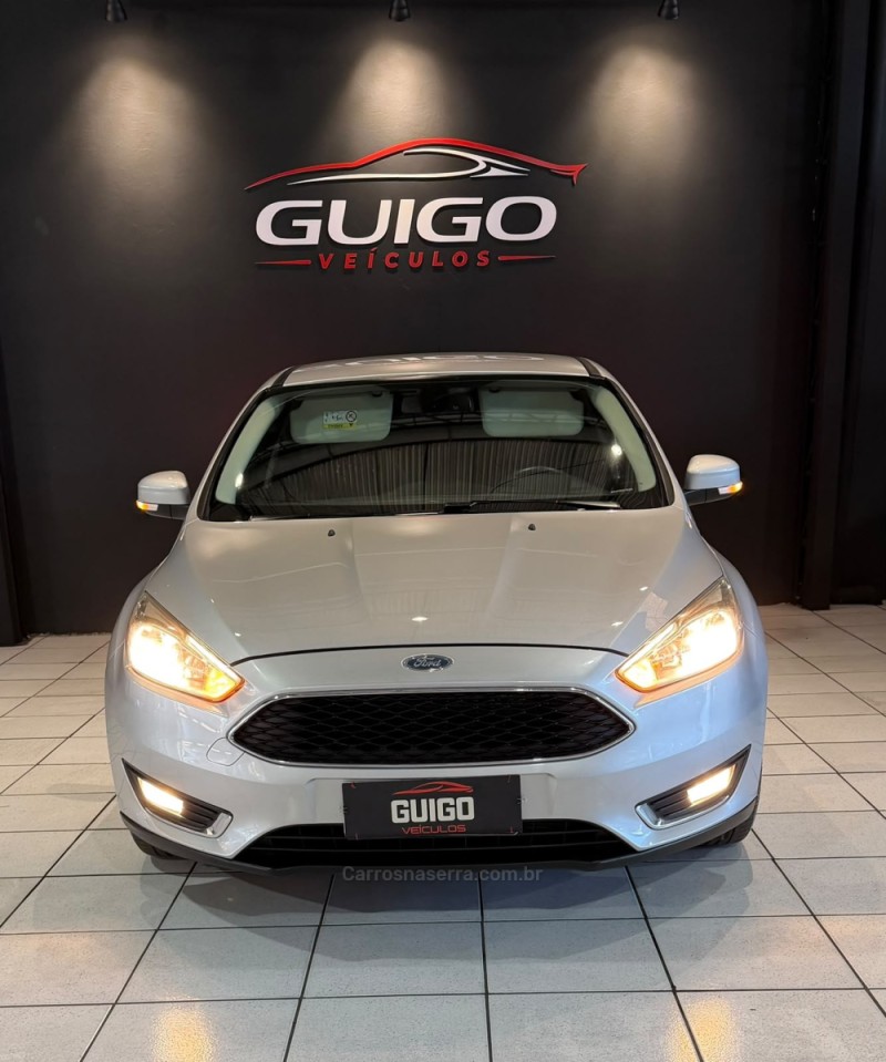 FOCUS 2.0 SE PLUS SEDAN 16V FLEX 4P AUTOMÁTICO - 2017 - NOVO HAMBURGO