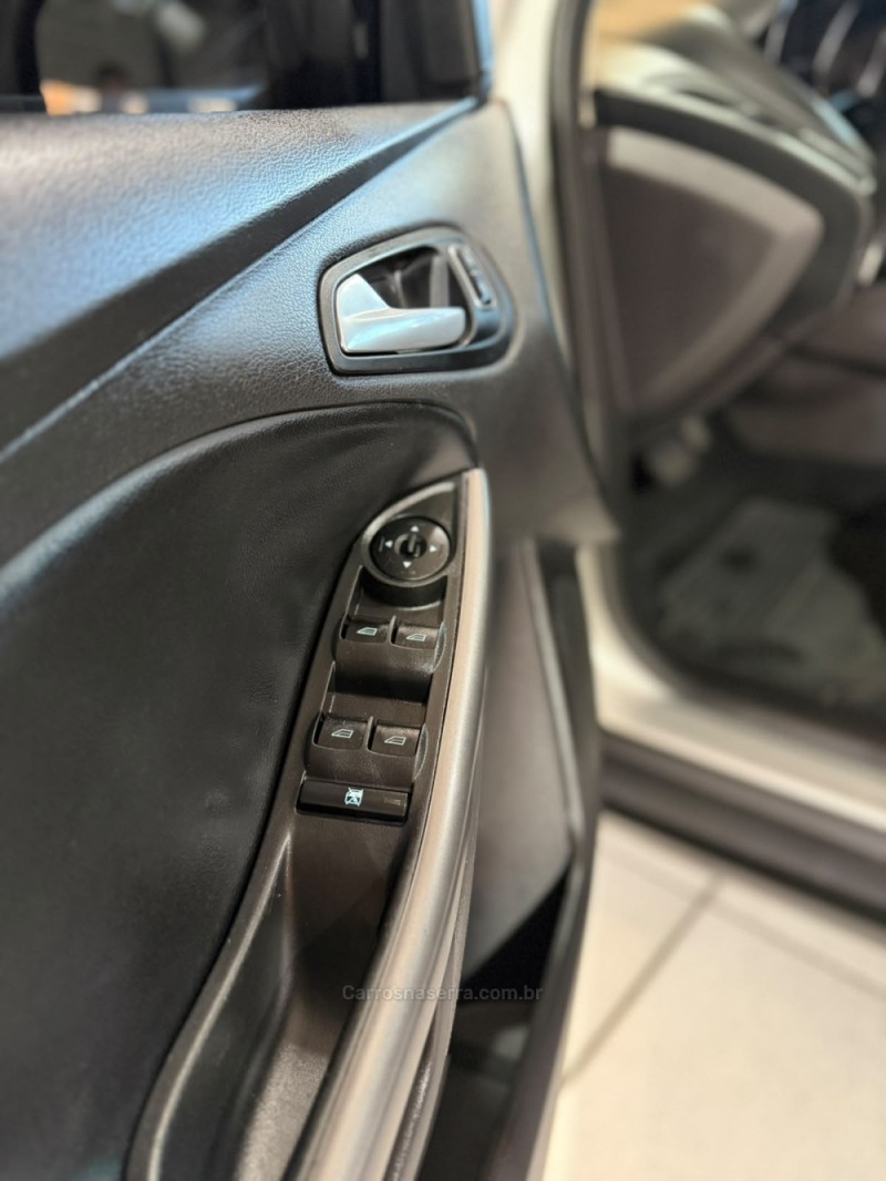 FOCUS 2.0 SE PLUS SEDAN 16V FLEX 4P AUTOMÁTICO - 2017 - NOVO HAMBURGO