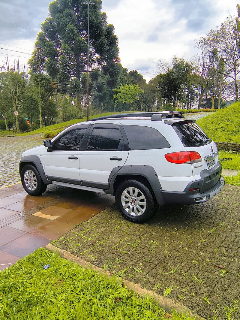 PALIO 1.8 MPI ADVENTURE LOCKER WEEKEND 8V FLEX 4P AUTOMATIZADO - 2014 - FARROUPILHA