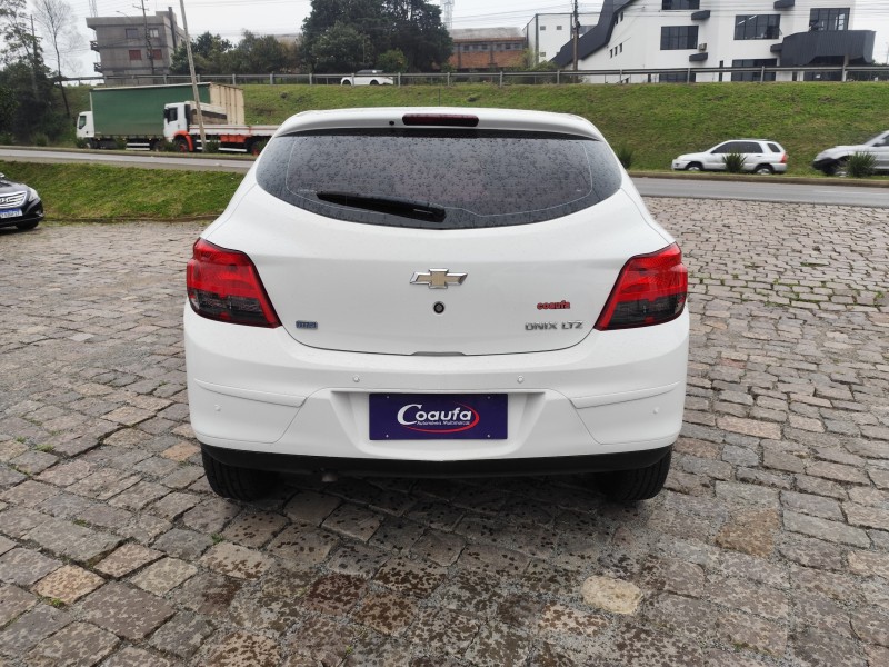 ONIX 1.4 MPFI LTZ 8V FLEX 4P AUTOMÁTICO - 2014 - FARROUPILHA