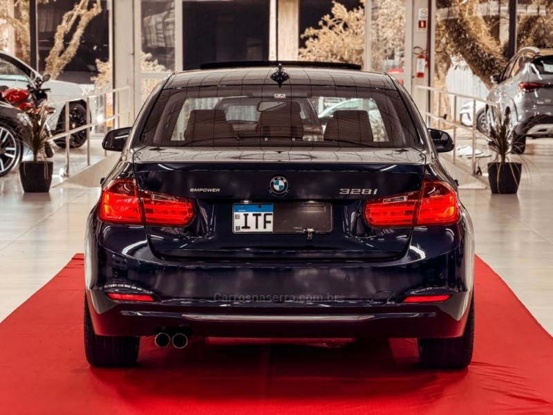 328I 2.0 LUXURY SEDAN 16V GASOLINA 4P AUTOMÁTICO - 2012 - NOVA PRATA
