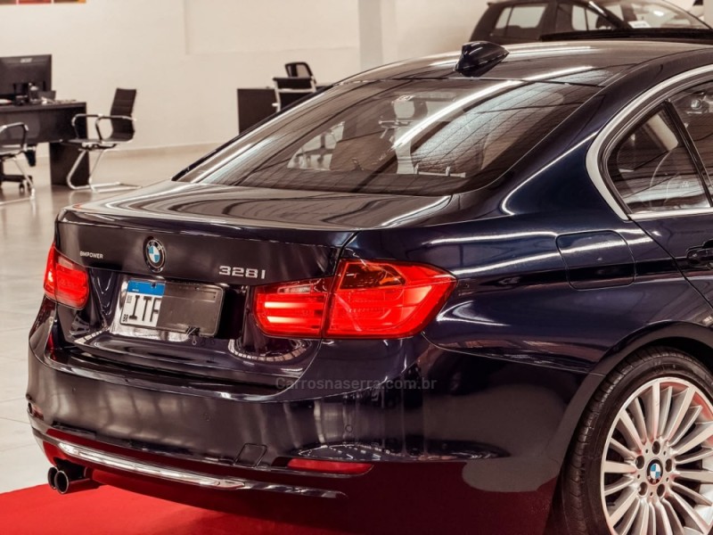328I 2.0 LUXURY SEDAN 16V GASOLINA 4P AUTOMÁTICO - 2012 - NOVA PRATA