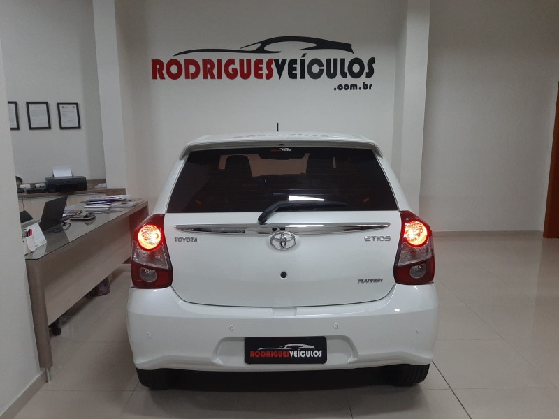 ETIOS 1.5 PLATINUM 16V FLEX 4P AUTOMÁTICO - 2018 - CAXIAS DO SUL