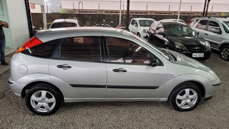 FOCUS 1.6 8V GASOLINA 4P MANUAL - 2009 - CAXIAS DO SUL