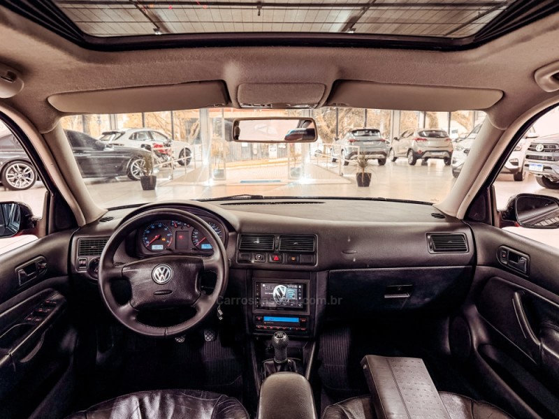 GOLF 2.0 MI 8V FLEX 4P MANUAL - 2003 - NOVA PRATA