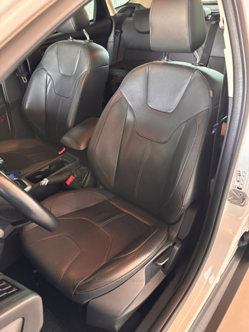 FOCUS 1.6 SE PLUS 16V FLEX 4P MANUAL - 2018 - NOVA ARAçá