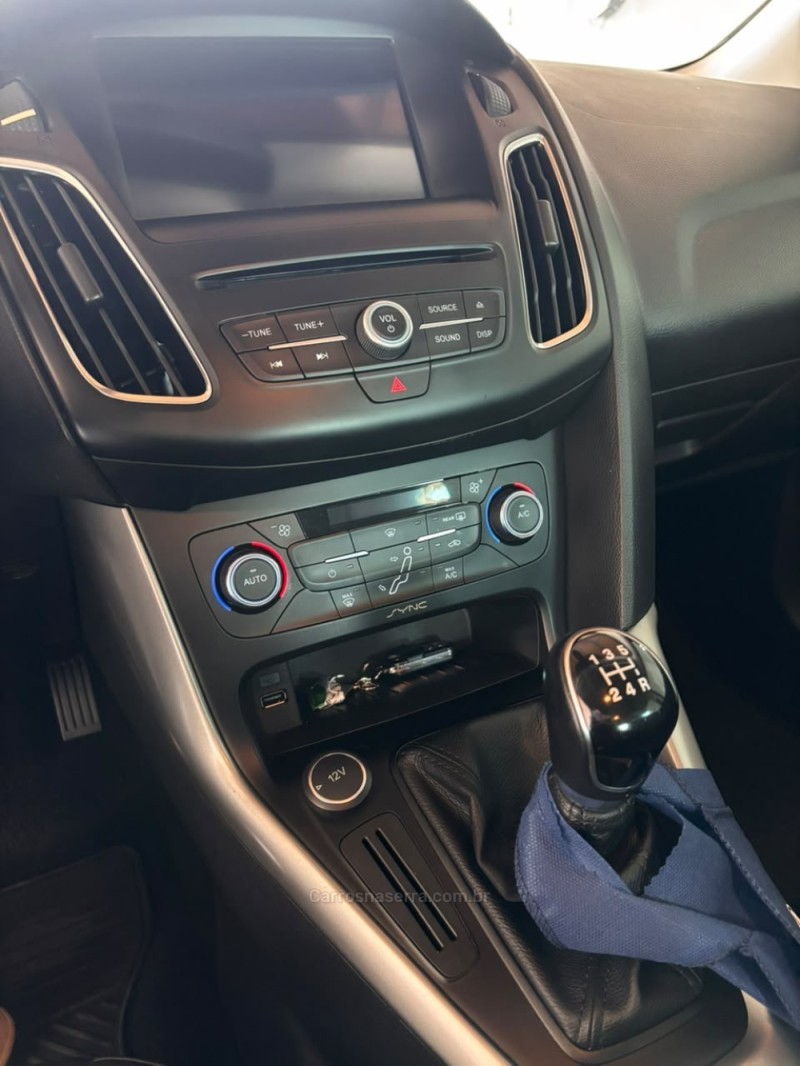 FOCUS 1.6 SE PLUS 16V FLEX 4P MANUAL - 2018 - NOVA ARAçá