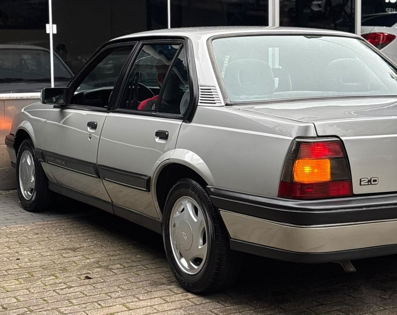 MONZA 2.0 MPFI CLASSIC SE 8V GASOLINA 4P MANUAL - 1991 - CAXIAS DO SUL