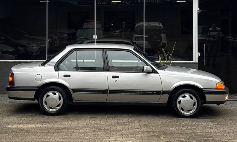 MONZA 2.0 MPFI CLASSIC SE 8V GASOLINA 4P MANUAL - 1991 - CAXIAS DO SUL