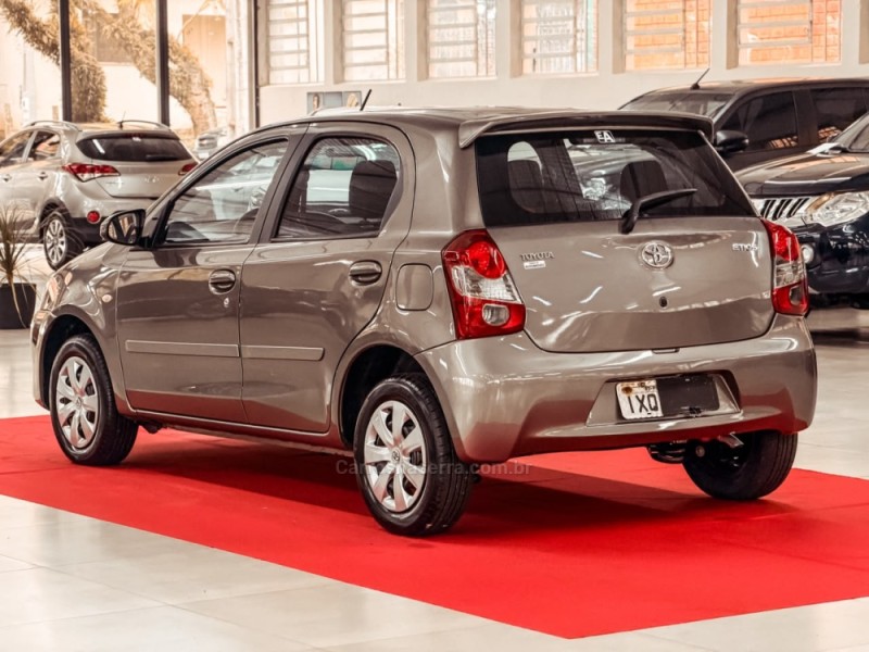 ETIOS 1.5 XS 16V FLEX 4P AUTOMÁTICO - 2017 - NOVA PRATA