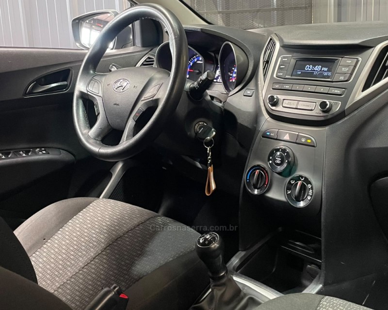 HB20 1.0 COMFORT 12V FLEX 4P MANUAL - 2016 - VACARIA